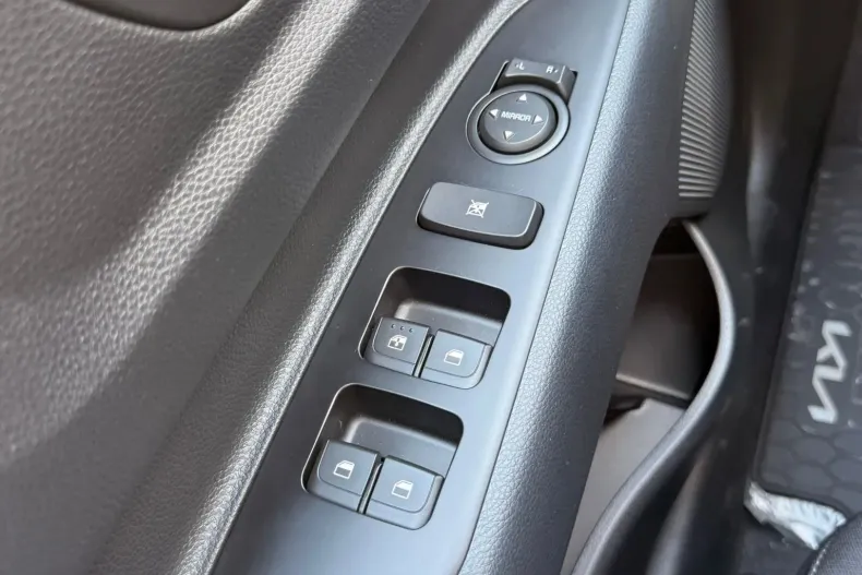 Kia Stonic din 2025 cu 400 km - oferta KIA244540 - foto 8