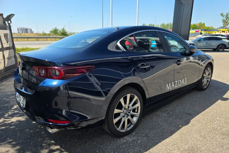 Mazda 3 din 2026 cu 3.600 km - oferta MAZ244542 - foto 6