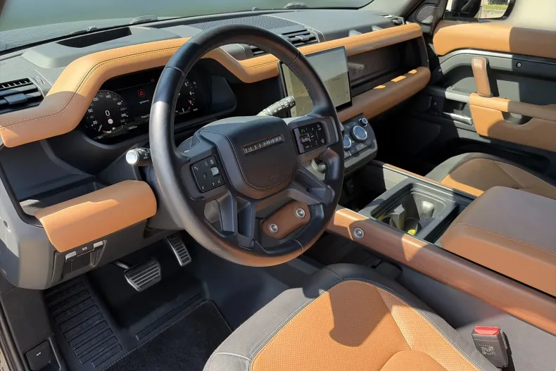 Land Rover Defender din 2024 cu 36.672 km - oferta LAN244567 - foto 9
