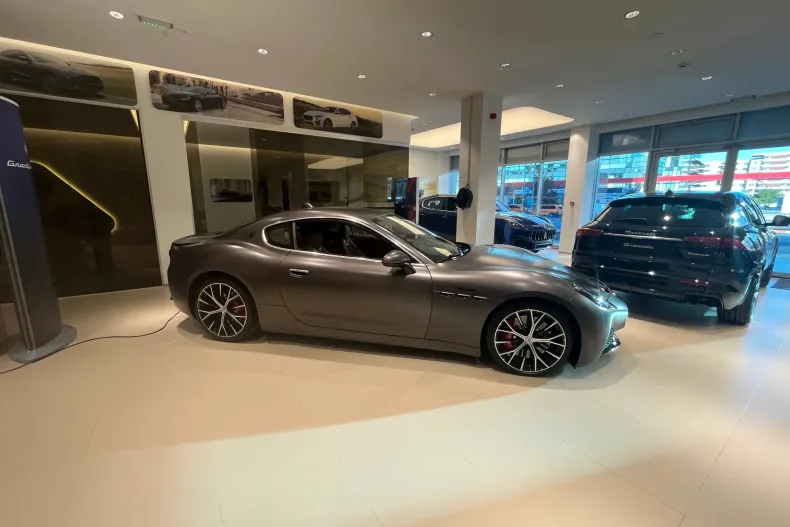 Maserati Granturismo din 2023 cu 1.780 km - oferta MAS244577 - foto 3