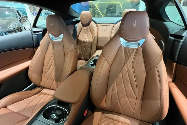 Maserati Granturismo din 2023 cu 1.780 km - oferta MAS244577 - foto 9