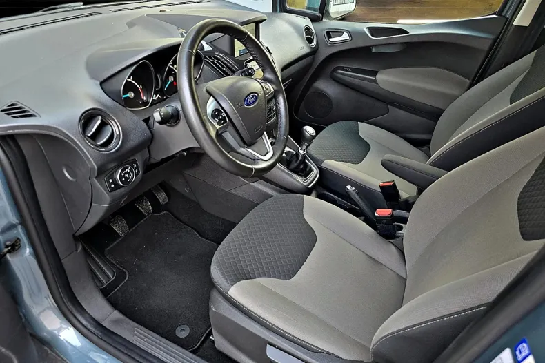 Ford Tourneo Courier din 2020 cu 12.568 km - oferta FOR244613 - foto 5