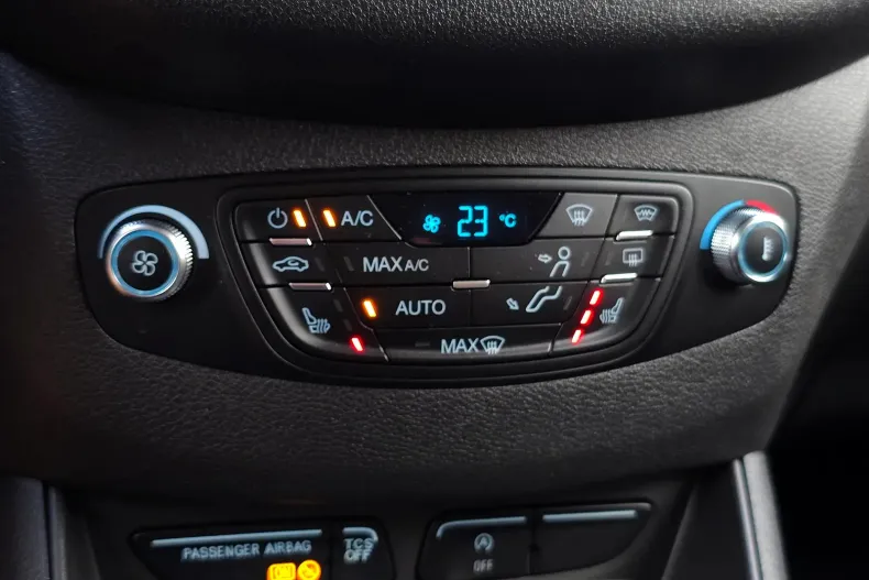 Ford Tourneo Courier din 2020 cu 12.568 km - oferta FOR244613 - foto 31