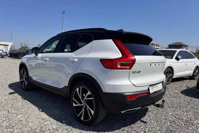 Volvo XC40 din 2020 cu 86.067 km - oferta VOL244621 - foto 4