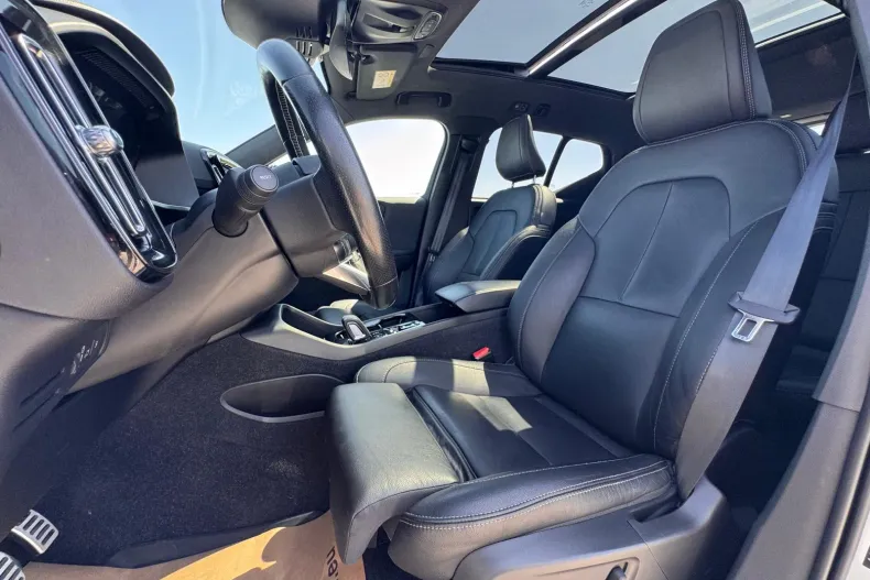 Volvo XC40 din 2020 cu 86.067 km - oferta VOL244621 - foto 24