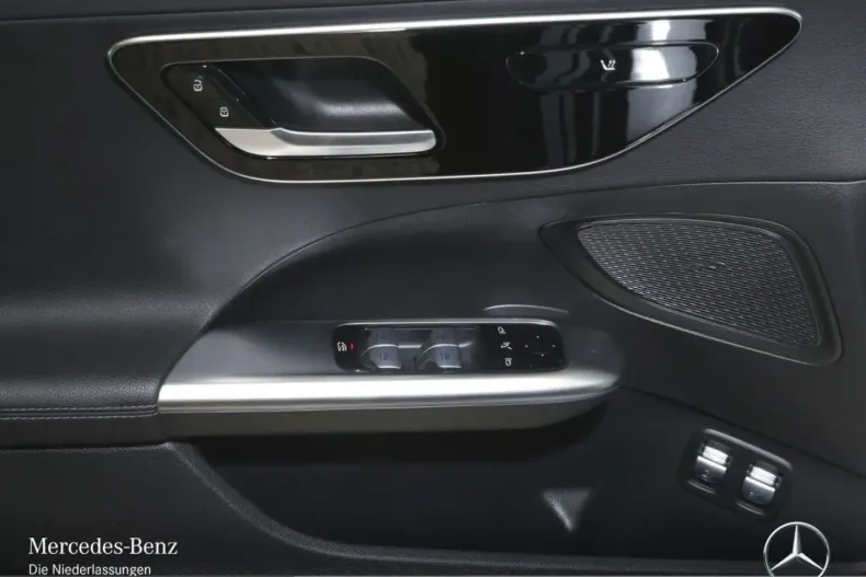 Mercedes-Benz C 300 (Clasa C) din 2022 cu 68.254 km - oferta MER244632 - foto 14