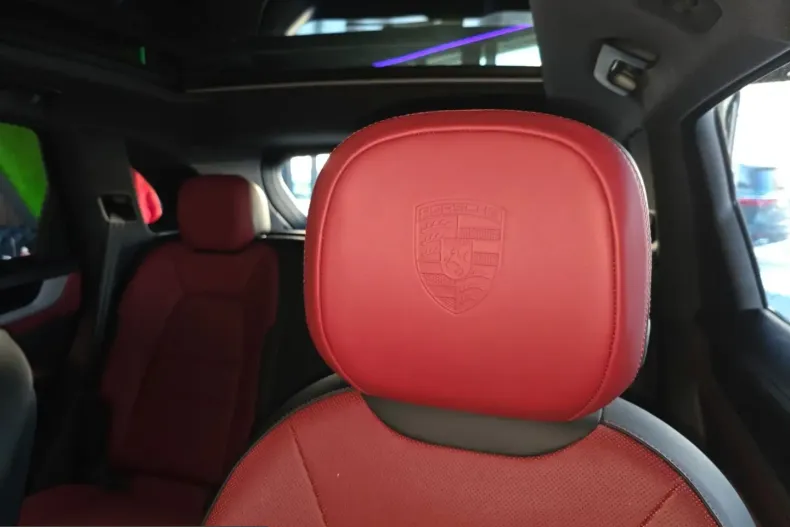 Porsche Cayenne din 2025 cu 4.800 km - oferta POR244651 - foto 3
