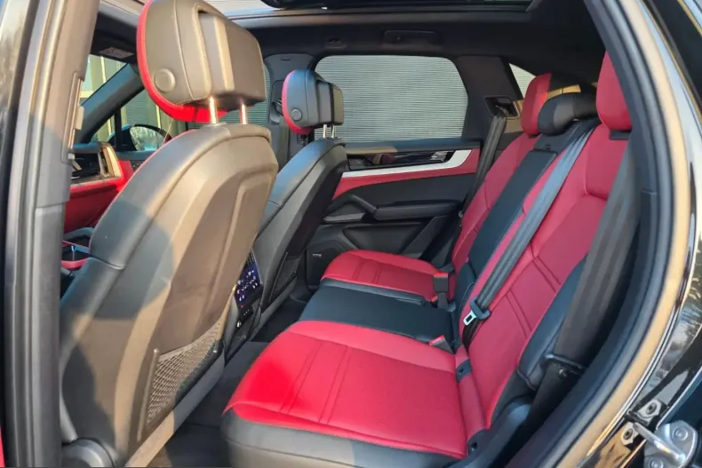 Porsche Cayenne din 2025 cu 4.800 km - oferta POR244651 - foto 8