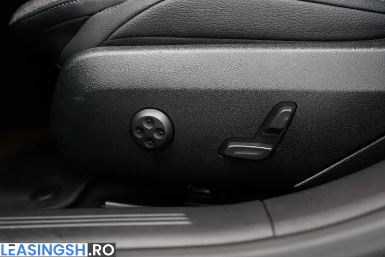 Mercedes-Benz E 220 (Clasa E) din 2025 cu 22.500 km - oferta MER244660 - foto 34