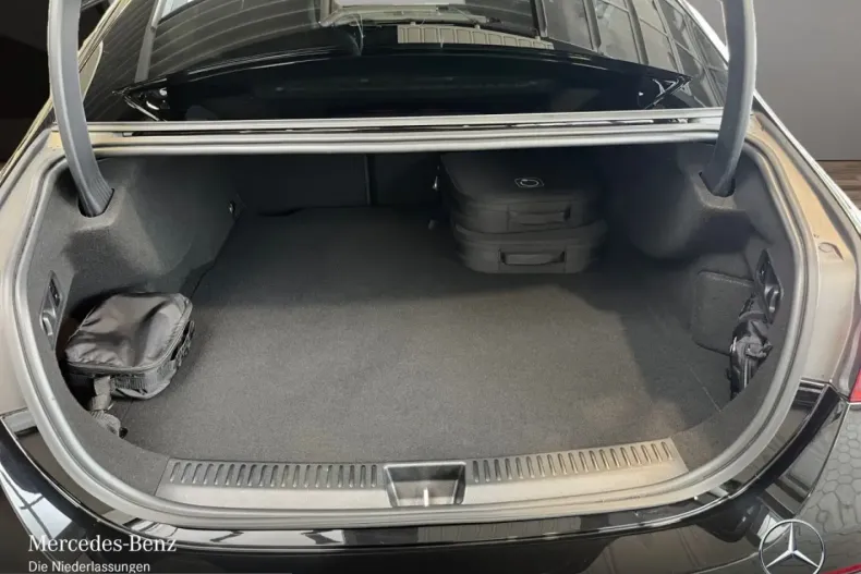Mercedes-Benz E 300 (Clasa E) din 2024 cu 38.121 km - oferta MER244670 - foto 15