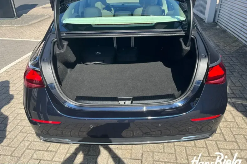 Mercedes-Benz E 300 (Clasa E) din 2023 cu 5.510 km - oferta MER244672 - foto 5