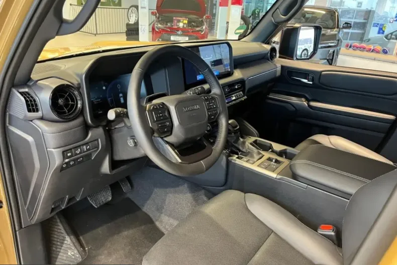 Toyota Land Cruiser din 2025 cu 11.945 km - oferta TOY244681 - foto 7
