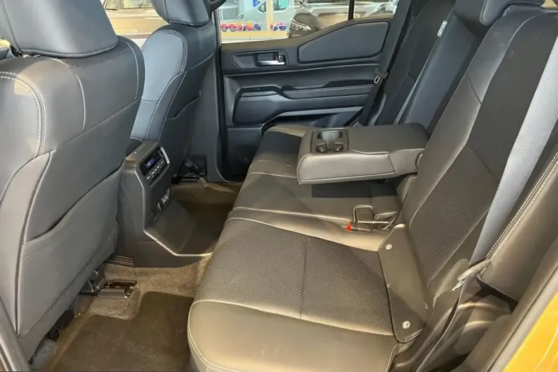 Toyota Land Cruiser din 2025 cu 11.945 km - oferta TOY244681 - foto 19
