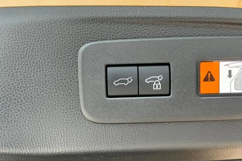 Toyota Land Cruiser din 2025 cu 11.945 km - oferta TOY244681 - foto 21