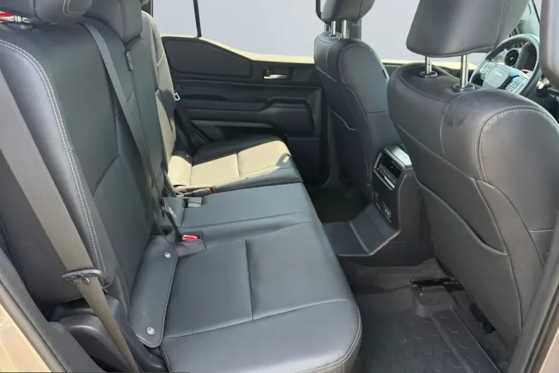 Toyota Land Cruiser din 2024 cu 60.000 km - oferta TOY244682 - foto 17