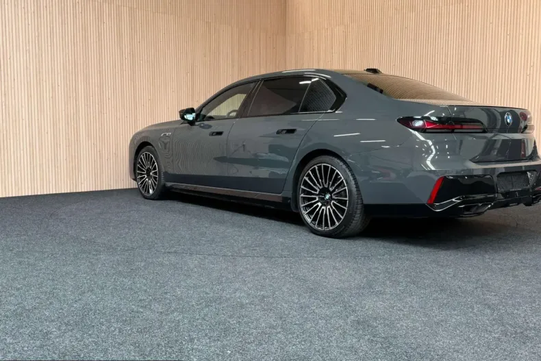 BMW M760 (Seria 7) din 2025 cu 38.000 km - oferta BMW244706 - foto 3
