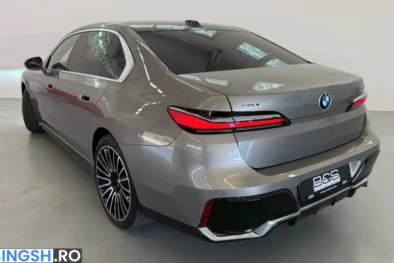 BMW 740 (Seria 7) din 2026 cu 14.500 km - oferta BMW244731 - foto 5