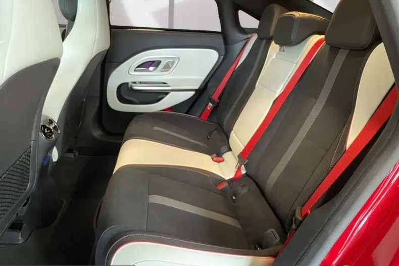 Mercedes-Benz CLA 250 (Clasa CLA) din 2025 cu 12.639 km - oferta MER244738 - foto 8