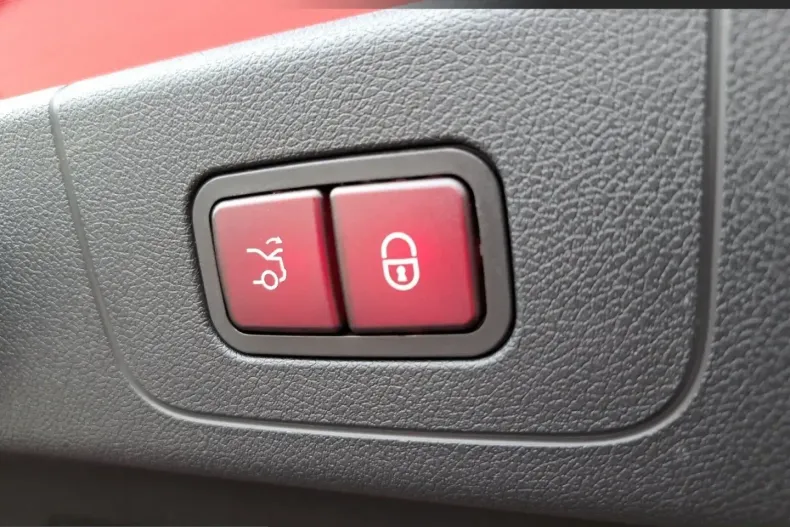 Mercedes-Benz CLA 250 (Clasa CLA) din 2025 cu 8.800 km - oferta MER244743 - foto 14