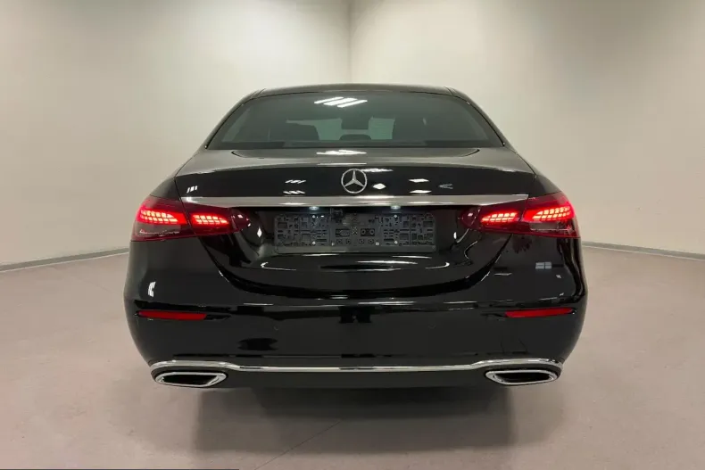 Mercedes-Benz E 220 (Clasa E) din 2022 cu 33.000 km - oferta MER244773 - foto 7