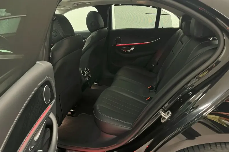 Mercedes-Benz E 220 (Clasa E) din 2022 cu 33.000 km - oferta MER244773 - foto 15