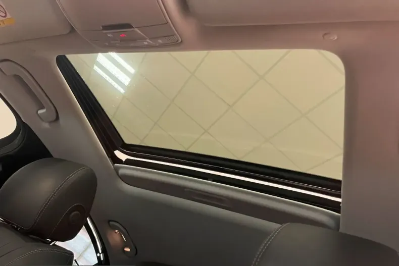 Mercedes-Benz E 220 (Clasa E) din 2022 cu 33.000 km - oferta MER244773 - foto 19