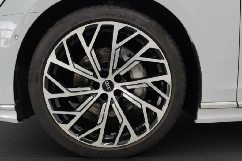 Audi A8 din 2022 cu 48.472 km - oferta AUD244777 - foto 6