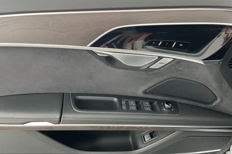 Audi A8 din 2022 cu 83.922 km - oferta AUD244780 - foto 8