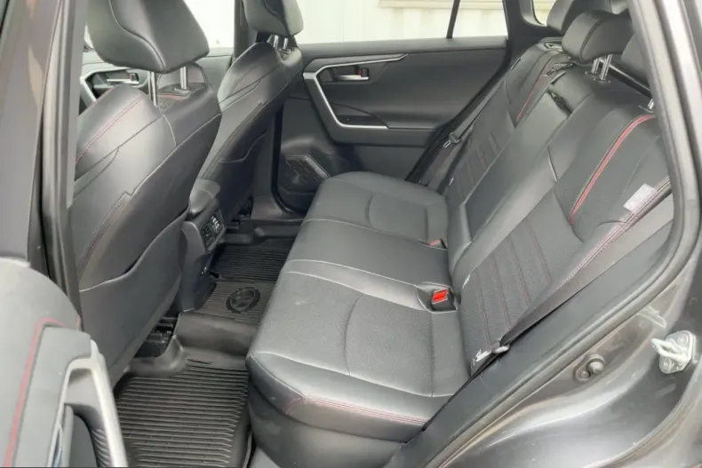 Toyota RAV4 din 2023 cu 41.621 km - oferta TOY244782 - foto 7