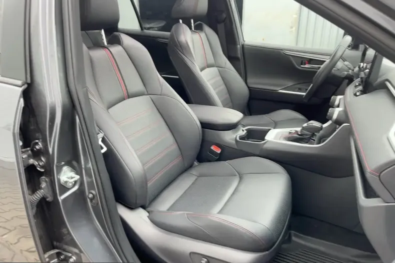 Toyota RAV4 din 2023 cu 41.621 km - oferta TOY244782 - foto 8