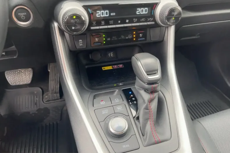 Toyota RAV4 din 2023 cu 41.621 km - oferta TOY244782 - foto 13