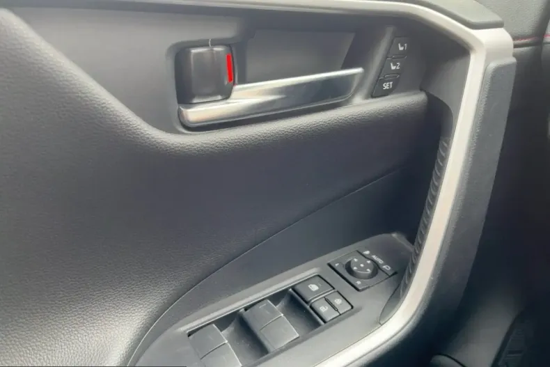 Toyota RAV4 din 2023 cu 41.621 km - oferta TOY244782 - foto 15