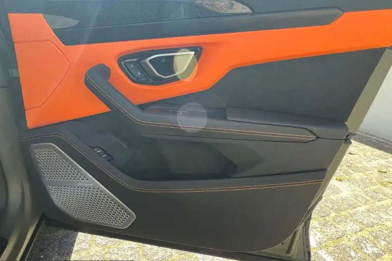 Lamborghini Urus din 2023 cu 5.700 km - oferta LAM244802 - foto 35