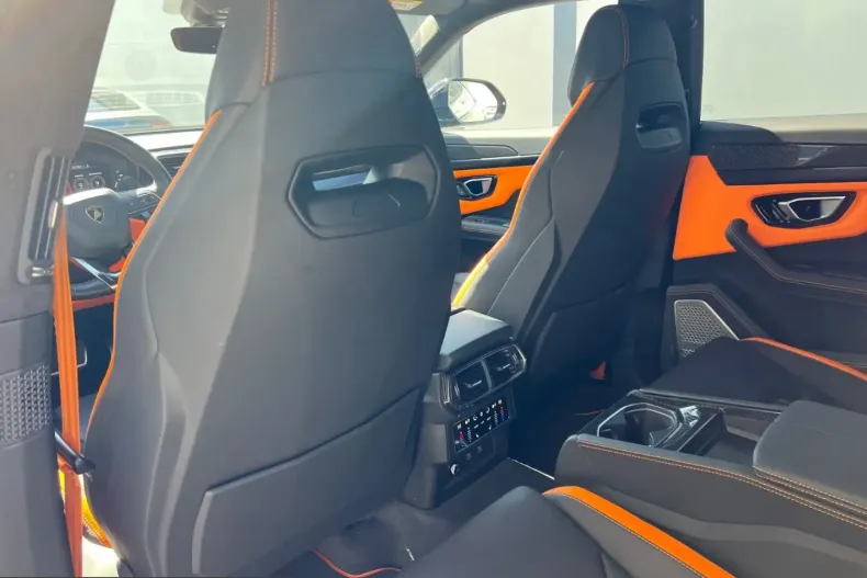 Lamborghini Urus din 2023 cu 5.700 km - oferta LAM244802 - foto 41