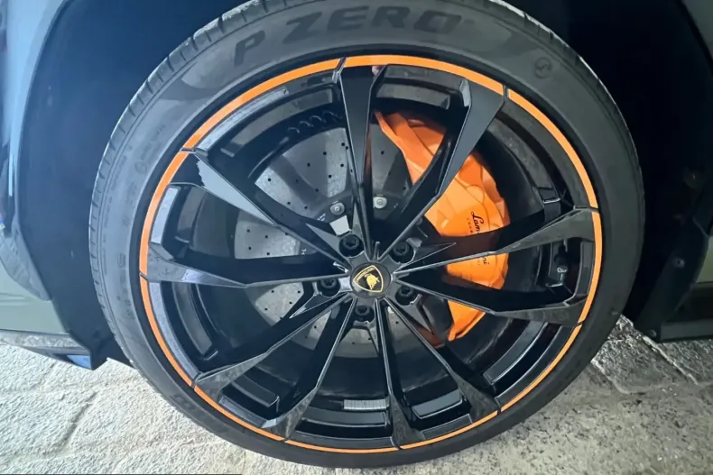 Lamborghini Urus din 2023 cu 5.700 km - oferta LAM244802 - foto 48