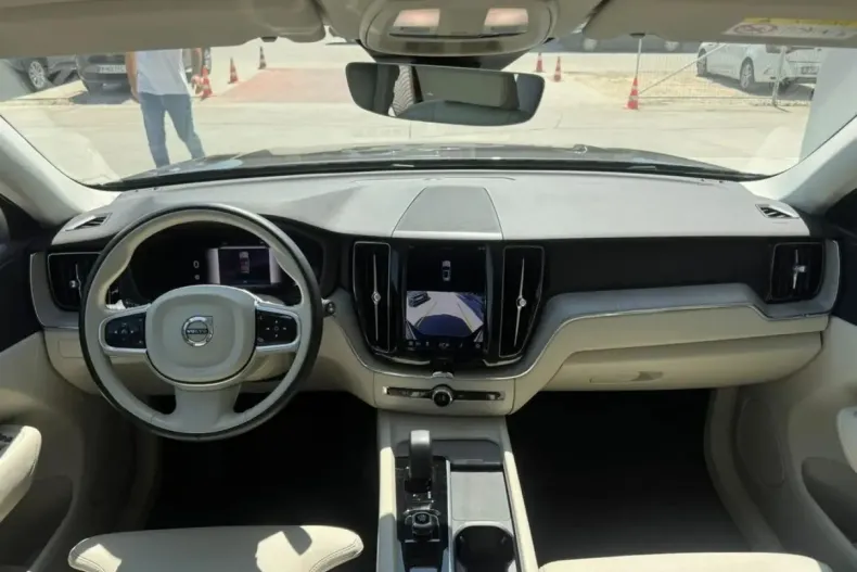 Volvo XC60 din 2023 cu 35.533 km - oferta VOL244817 - foto 6