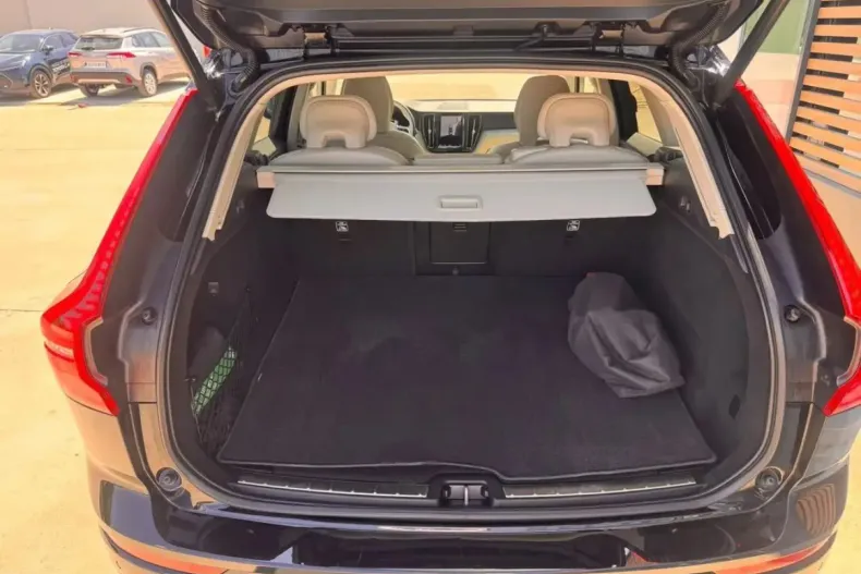 Volvo XC60 din 2023 cu 35.533 km - oferta VOL244817 - foto 11