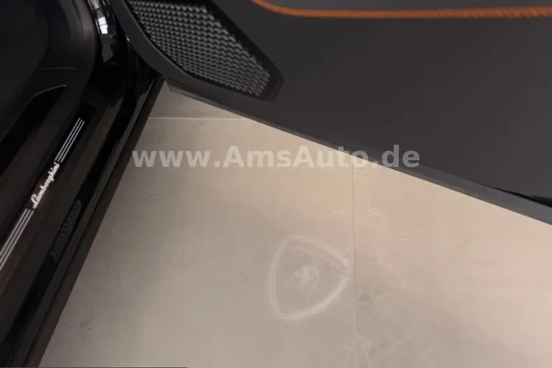 Lamborghini Urus din 2025 cu 12.500 km - oferta LAM244836 - foto 27