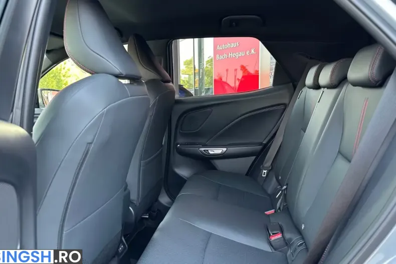 Lexus LBX din 2025 cu 6.500 km - oferta LEX244837 - foto 12