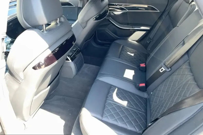 Audi A8 din 2023 cu 53.200 km - oferta AUD244860 - foto 12