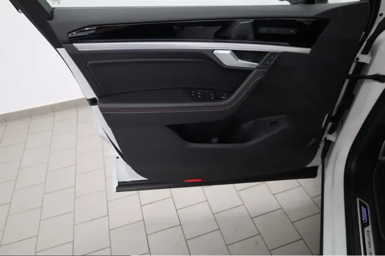 Volkswagen Touareg din 2023 cu 56.570 km - oferta VOL244863 - foto 13