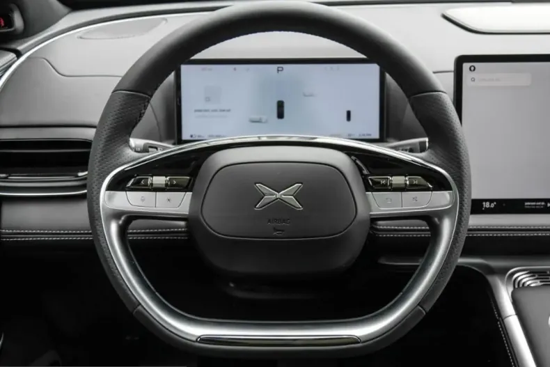 XPENG G9 din 2025 cu 9.900 km - oferta XPE244869 - foto 4