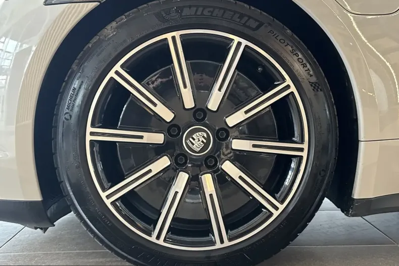 Porsche Taycan din 2024 cu 17.386 km - oferta POR244870 - foto 30