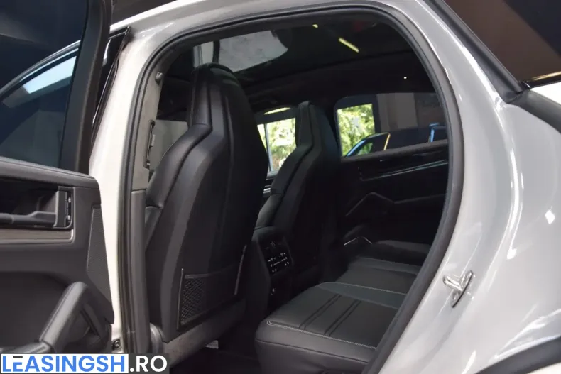 Porsche Cayenne din 2024 cu 42.795 km - oferta POR244875 - foto 23