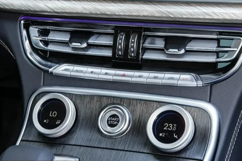 Hongqi H9 din 2025 cu 19.900 km - oferta HON244879 - foto 7