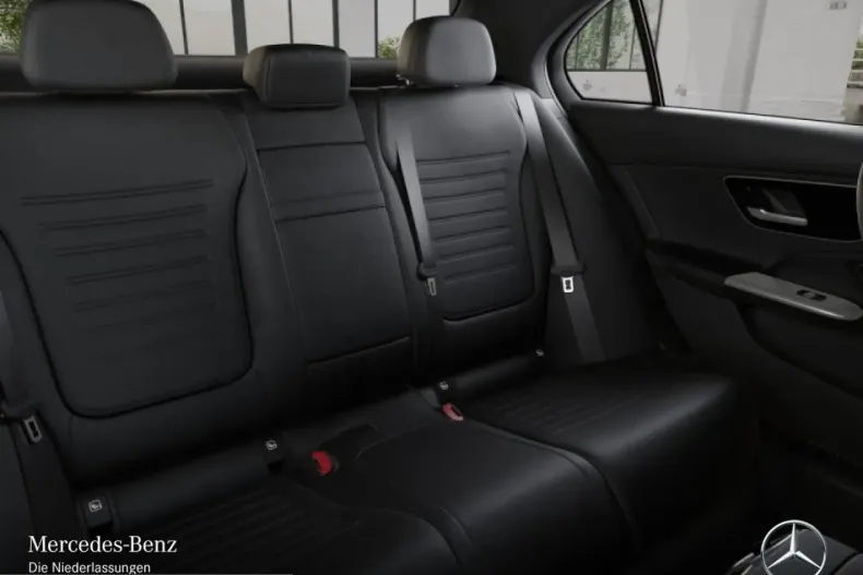 Mercedes-Benz C 300 (Clasa C) din 2023 cu 67.322 km - oferta MER244891 - foto 13