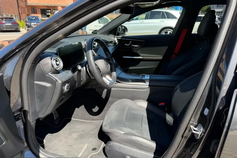 Mercedes-Benz C 43 AMG (Clasa C) din 2024 cu 25.500 km - oferta MER244892 - foto 10