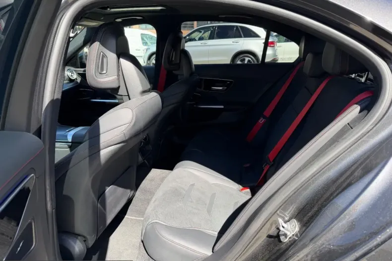 Mercedes-Benz C 43 AMG (Clasa C) din 2024 cu 25.500 km - oferta MER244892 - foto 15