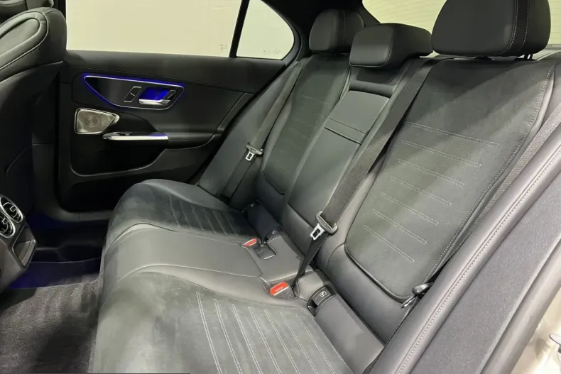 Mercedes-Benz C 300 (Clasa C) din 2024 cu 31.253 km - oferta MER244893 - foto 13