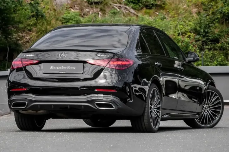 Mercedes-Benz C 300 (Clasa C) din 2023 cu 39.000 km - oferta MER244896 - foto 3